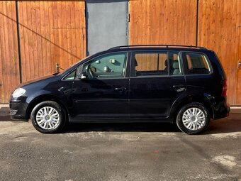 VOLKSWAGEN TOURAN DSG 2,0TDi 5míst záruka km - 7