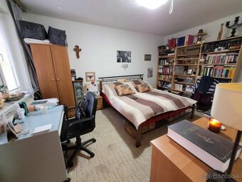 RD s krásnou terasou a garážou v Kamenici nad Hronom. - 7