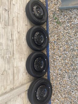 peugeot 107 plechove disky pneumatiky 155/65/14 - 7
