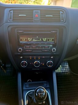 Volkswagen Jetta III 1.2 TSI 2014 (4 valec) Garážované - 7