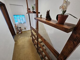 Dva rodinné domy v spoločnom dvore na pozemku 961 m2 - 7