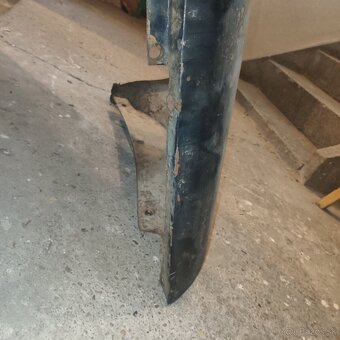 Predný pravý  blatník škoda 100. - 7