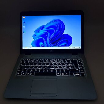 Notebook 14" HP.AMD PRO A10-8730B 4x2,40GHz.8gb ram.256gSSD - 7