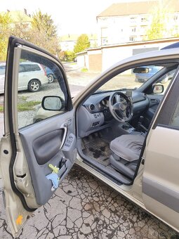 Toyota RAV4 2.0 D-4D, r.v. 2002 - 7