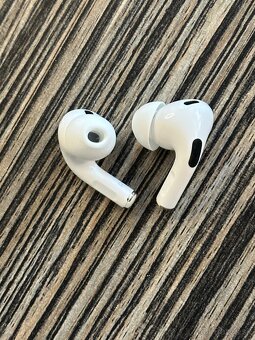 Apple AirPods Pro 2 (USB-C, MagSafe) – výborný stav + púzdro - 7