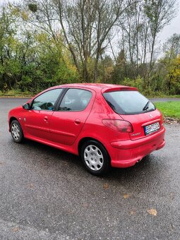 Peugeot 206+ 1,4 benzín 2008 - 7