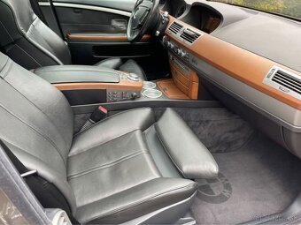 BMW 750i - 7