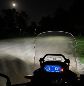 Prídavné LED svetlo na motorku - 7