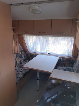 Karavan Delta 463D v dobrom stave, s veľkou markízou + strie - 7