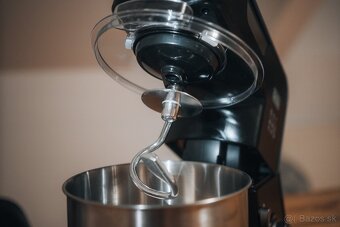 Predám kuchynský robot Black+Decker 1000 W – ako nový - 7