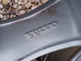 Predám orig. hliníkové disky Volvo R16 - 7