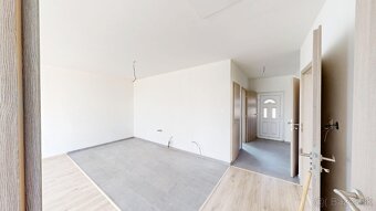 ŠIKOVNÝ 4 IZBOVÝ RODINNÝ DOM V ŠTANDARDE,2xPARKOVACIE MIESTO - 7