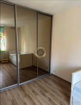 L&P | Prenájom priestranného 3-izbového bytu –Trenčianska ul - 7