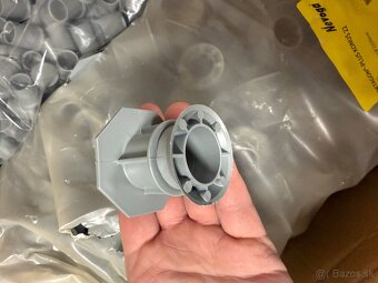 Plastovy debniaci konus, zatka - 7