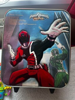 kufor s hračkami - 7