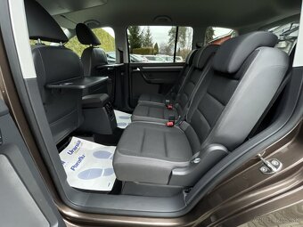 VW TOURAN Benzín - 7