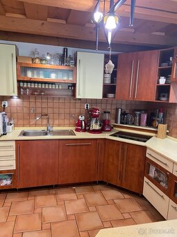 Kuchynská linka so spotrebičmi na predaj – cca 10 metrov - 7