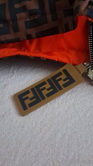 Zimušná nadýchaná bunda FENDI - 7