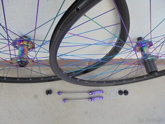 Kolesá na Pev.Osy 15x100 - 12x142 mm. alebo na  R.Upináky. - 7