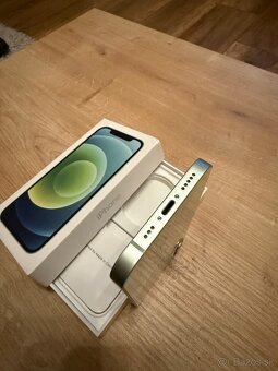 Apple iPhone 12 - 64GB - 7