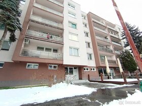 Veľkometrážny 4+1 byt v priamom centre Lučenca - 7