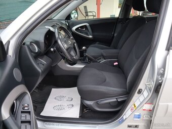 Toyota Rav4, 2,2 D-4D 4x4 Kamera, 2 sady kol - 7