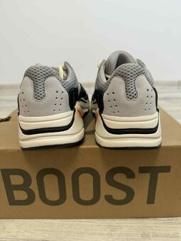 Pánske botasky Adidas Yeezy 700, velkost 39 - 7