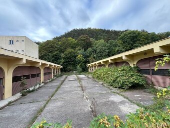 Na predaj pozemok 2269 m² so stavebným povolením na bytový d - 7