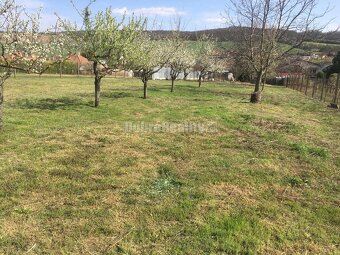Dobré reality Vám ponúkajú na predaj stavebný pozemok v obci - 7