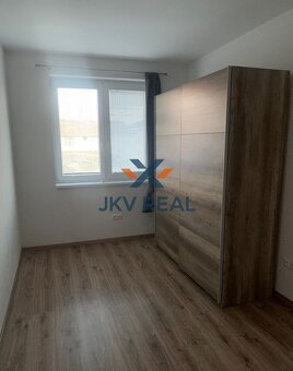 Na predaj krásny rodinný dom v obci Holice časť Póšfa v tich - 7