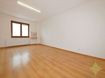 PRENÁJOM: Kancelárie Ružomberok, parkovanie bezplatné - 7