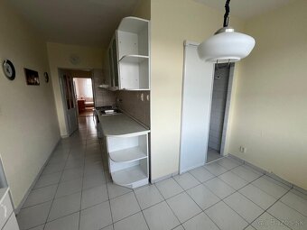 Na predaj priestranný 3-izbový byt, 82 m² – Prievidza, ul. L - 7