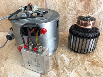 Jawa panelka 250 - zapalovanie 50 W po GO, mínus pól - 7