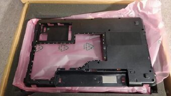 Originál, nové kryty na Lenovo NB - 7