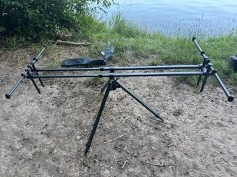 TRIPOD - 7