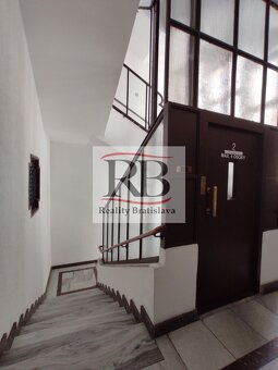 Kancelársky celok v historickej budove centre Bratislavy na - 7