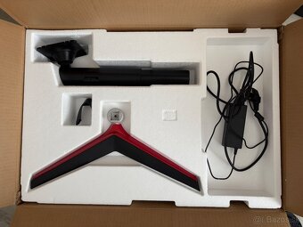 27" LG UltraGear monitor - 7