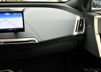 BMW iX xDrive40 H/K TAŽNÉ ČR 240 kw - 7