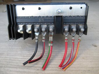 Poistkový blok 3C0937125A (Motorový priestor) VW - 7
