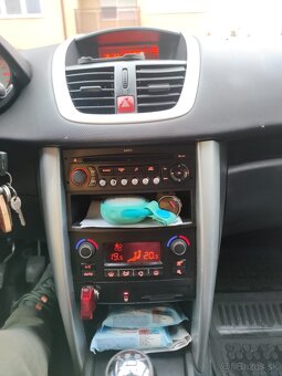 Peugeot 207 1.6 HDi
- 7