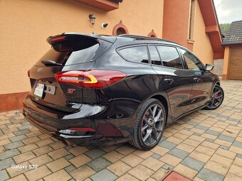 FORD Focus Kombi 2.3 ST X manuál - 7