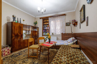Na predaj priestranný rodinný dom s veľkým pozemkom | Poproč - 7