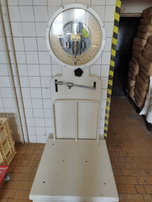 Predam vytrinu, šiškovač, plynovu panvicu, miesič a ine... - 7