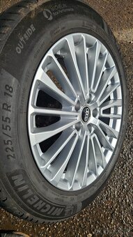 Originální Audi R18 8J ET39 – kvalitní Michelin – - 7