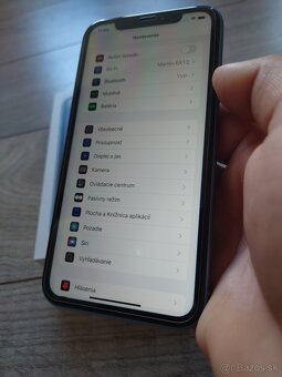 Apple iPhone XR - 7