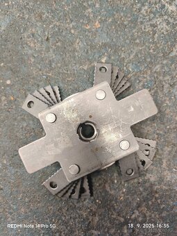 Kladivkový šrotovnik na obilie - 7