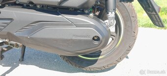 Kawasaki J300 - 7