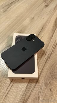 Vymenim zanovny iPhone 16 Black 128gb kupeny v Orange, obaly - 7
