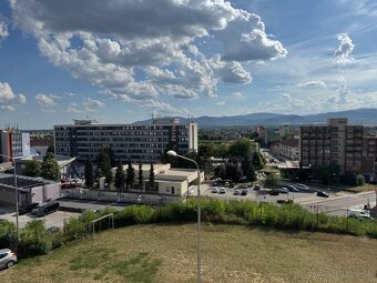 Priestranný 3-izbový byt s rozlohou 76 m² - 7