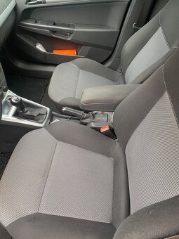Opel Astra H Caravan 2009 - 7